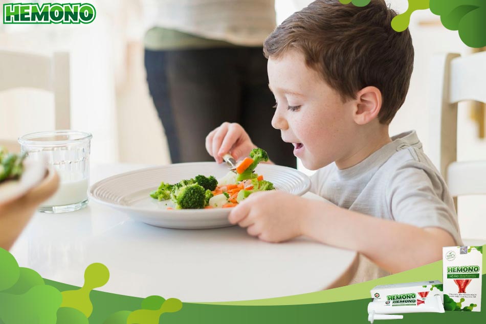 Bổ sung nhiều chất xơ cho bé qua chế độ dinh dưỡng nhiều rau của quả