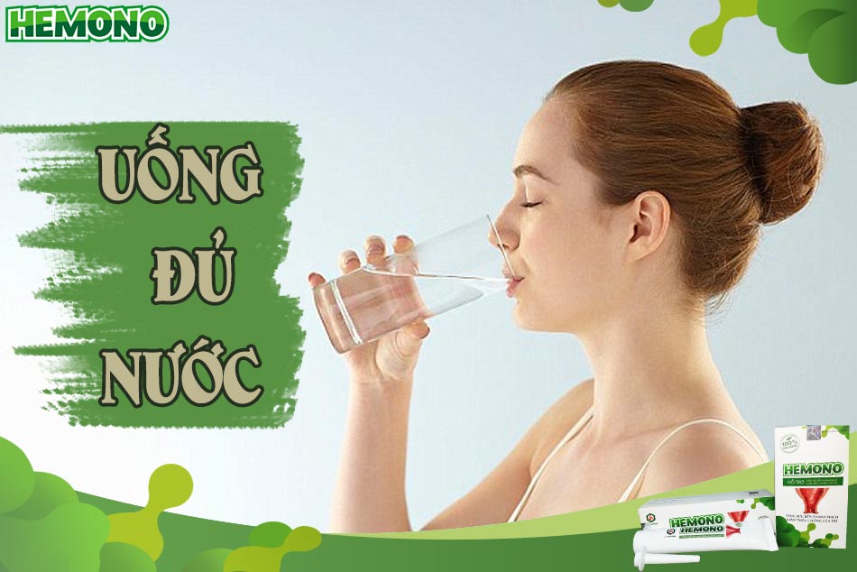Uống đủ nước mỗi ngày