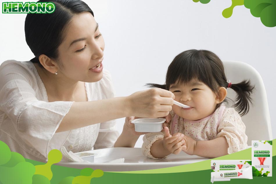 Bổ sung sữa chua thường xuyên giúp hệ tiêu hóa của bé khỏe mạnh hơn, ngăn ngừa được tình trạng táo bón ở trẻ nhỏ