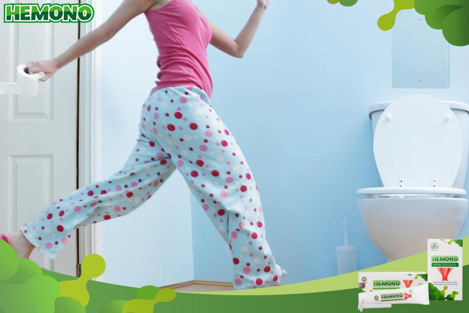 Luyện tập thói quen đi vệ sinh sẽ giúp cải thiện tình trạng táo bón ở phụ nữ sau sinh
